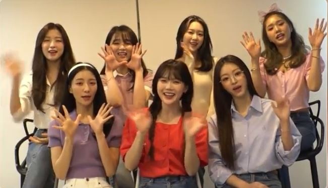 Video - Nhom Oh My Girl gui loi chao bang tieng Viet hinh anh