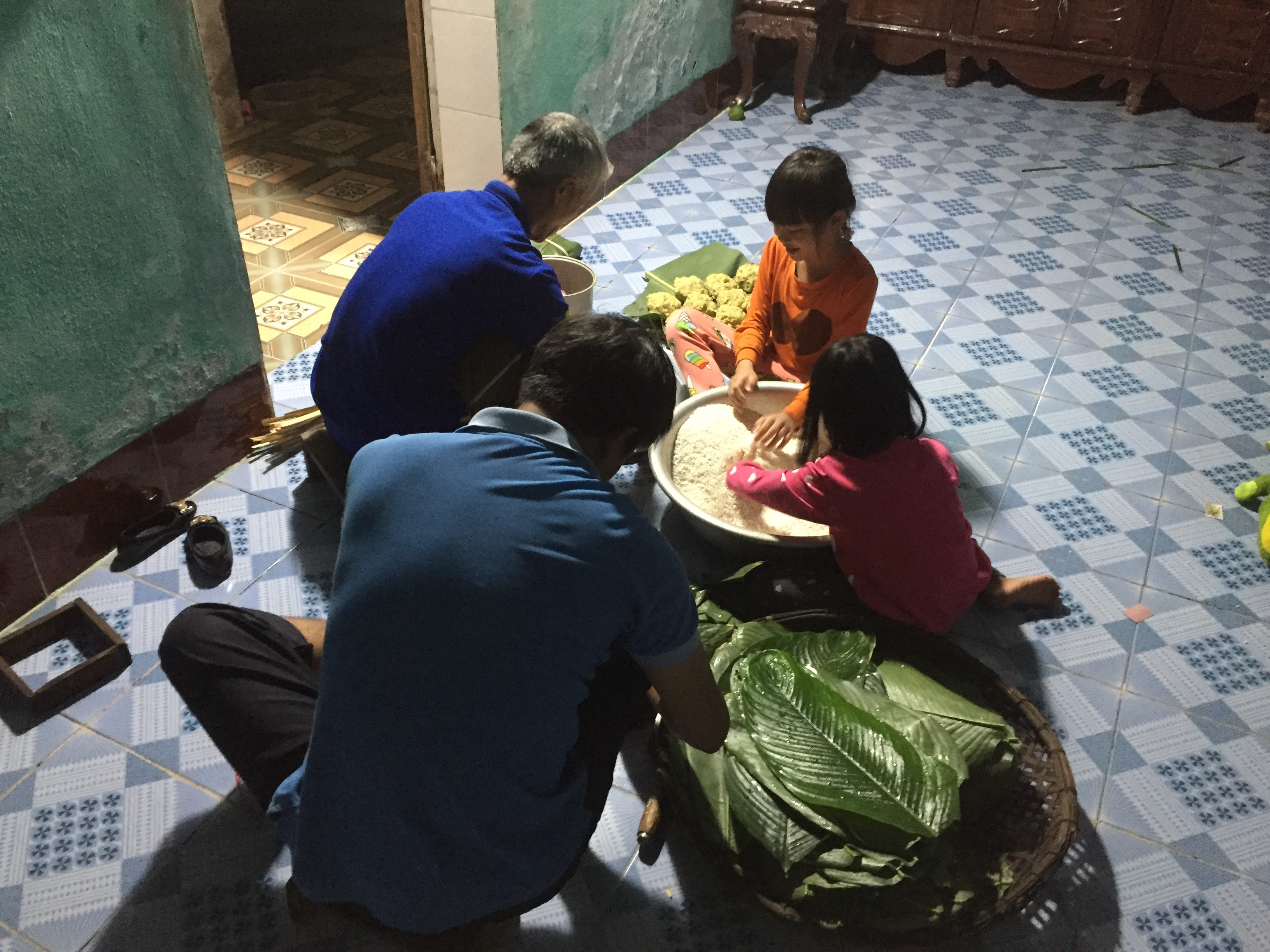 Hanh phuc mua xuan cua con dau hinh anh