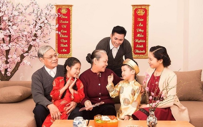 Moi nguoi dang chuc nhau dieu gi cho Tet nay nhu y? hinh anh