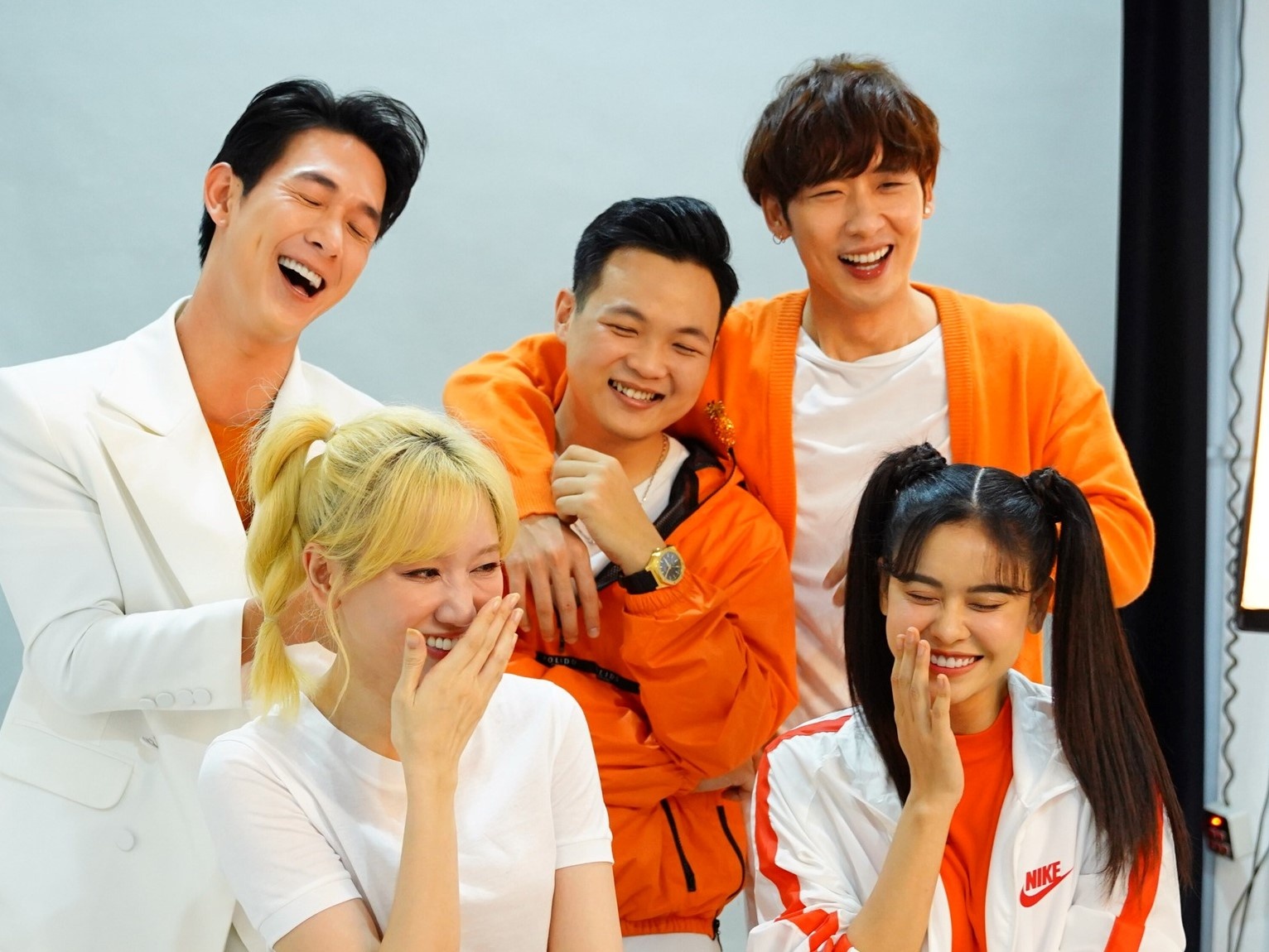 Viet Nam co show thuc te tron thoat dau tien hinh anh