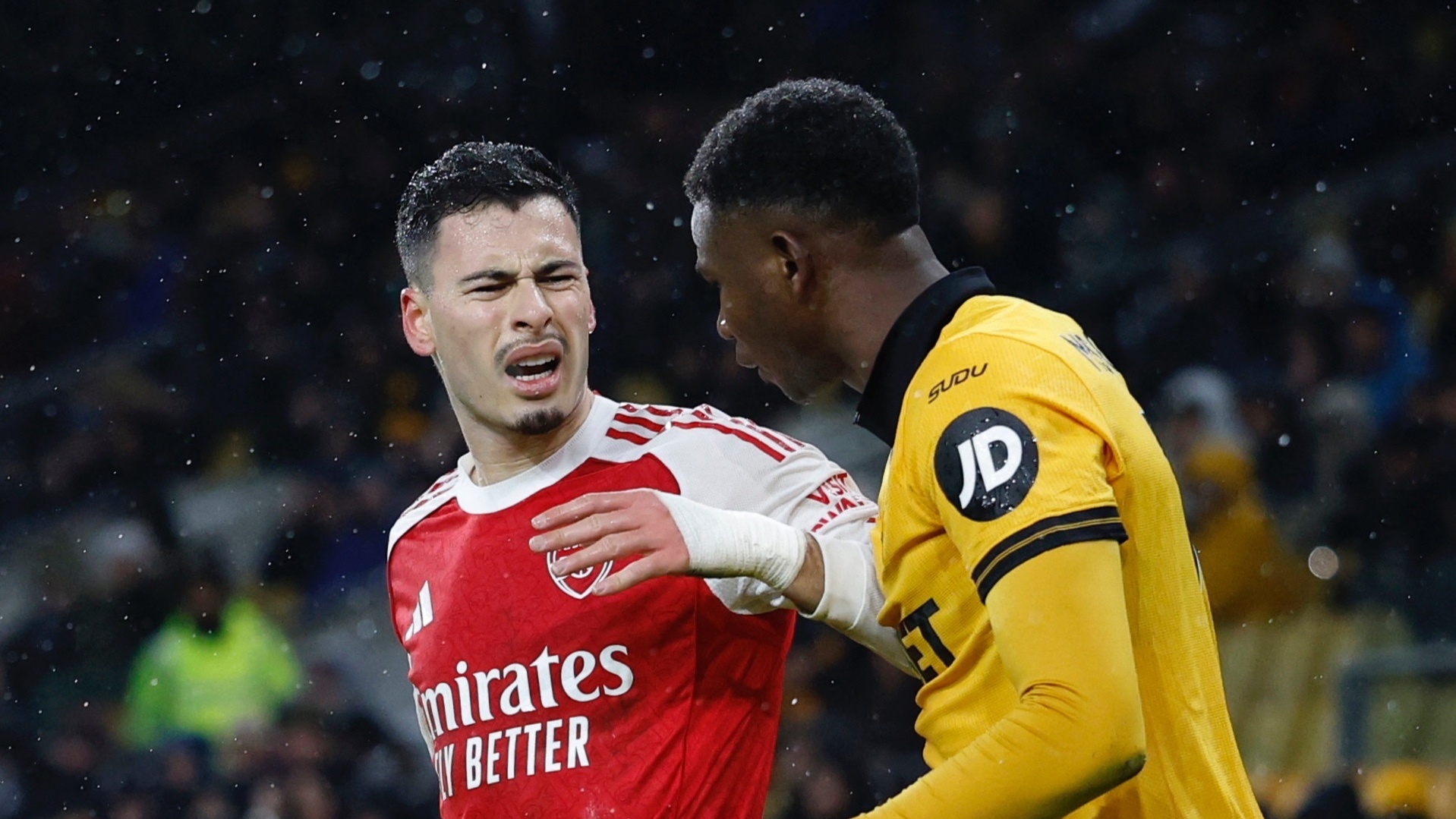 Vi sao chi Arsenal thi dau vao giua tuan? hinh anh