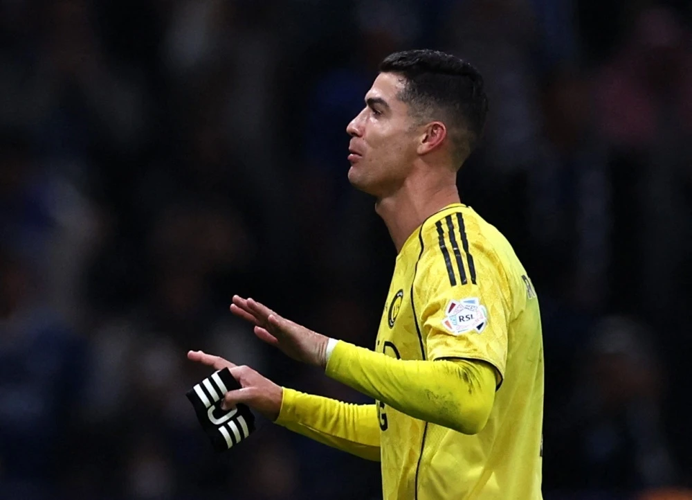 Ronaldo co the thanh ong chu Al Nassr hinh anh