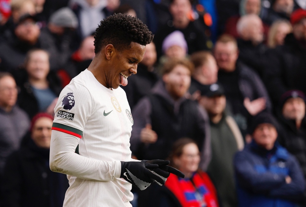 Estevao di vao lich su o tuoi 18 hinh anh