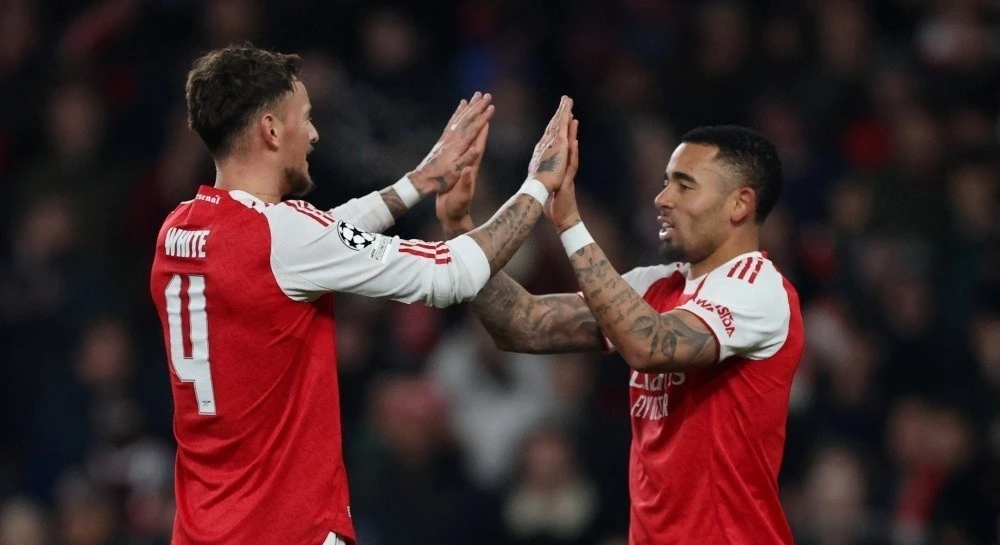 Arsenal huong loi lon tu thay doi luat cua UEFA hinh anh