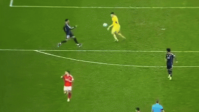 Vì sao bàn thắng của Mbappe không được công nhận?