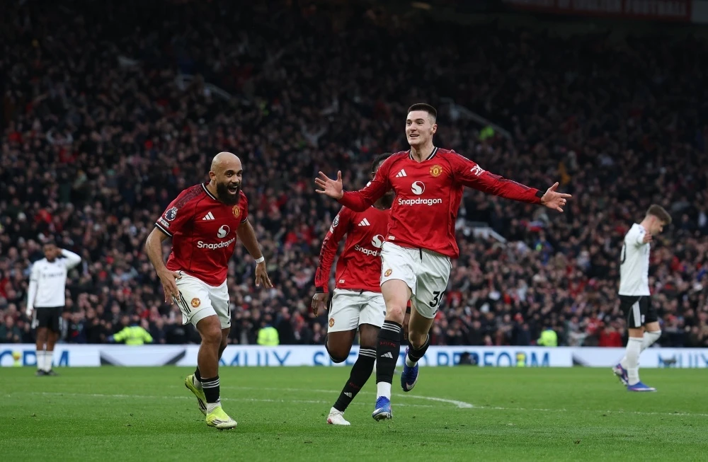 Carrick co 'tuyet chieu' danh cho Sesko hinh anh