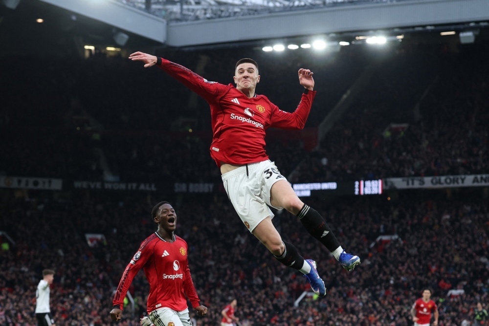 Tai sao Sesko phai duoc chinh truoc Spurs? hinh anh