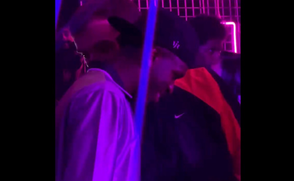 Phan ung cua Vinicus khi nghe tin Barca tham bai hinh anh