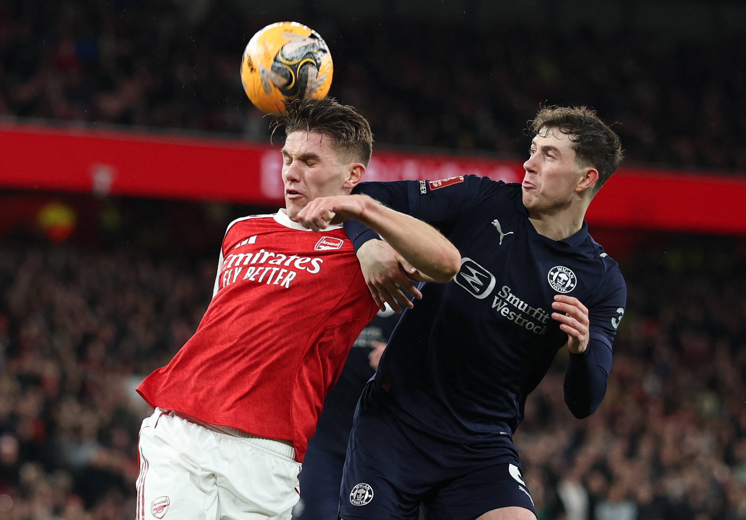 Arsenal huy diet Wigan trong 30 phut hinh anh