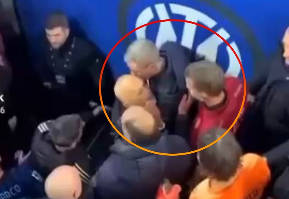 Phut hon loan khi Juventus thua Inter hinh anh