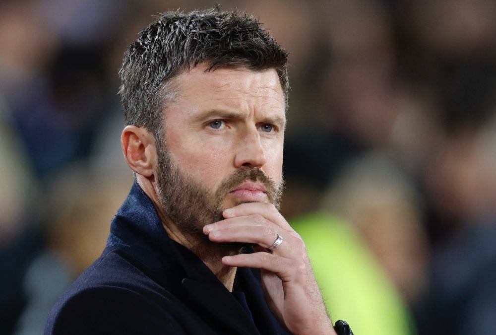 Bon khuc cua dinh menh cua Carrick hinh anh