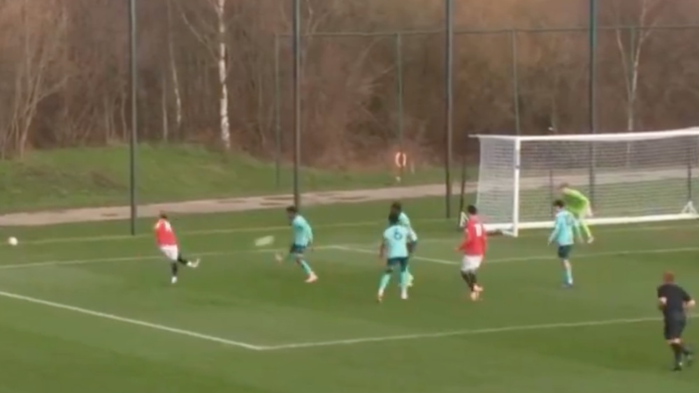 Pha ghi ban kho tin cua sao tre MU hinh anh