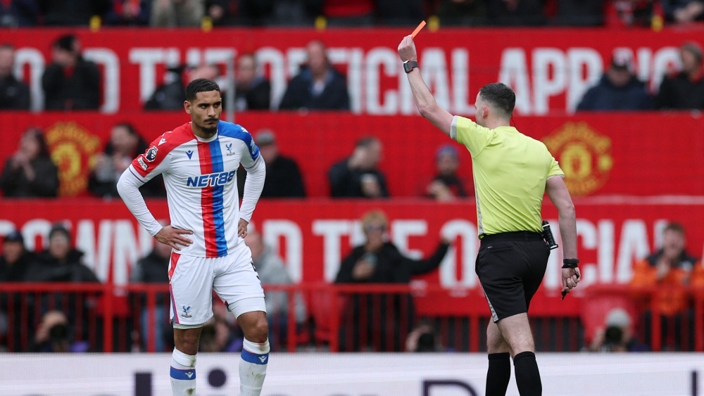 Premier League lam ro tranh cai tran MU - Palace hinh anh