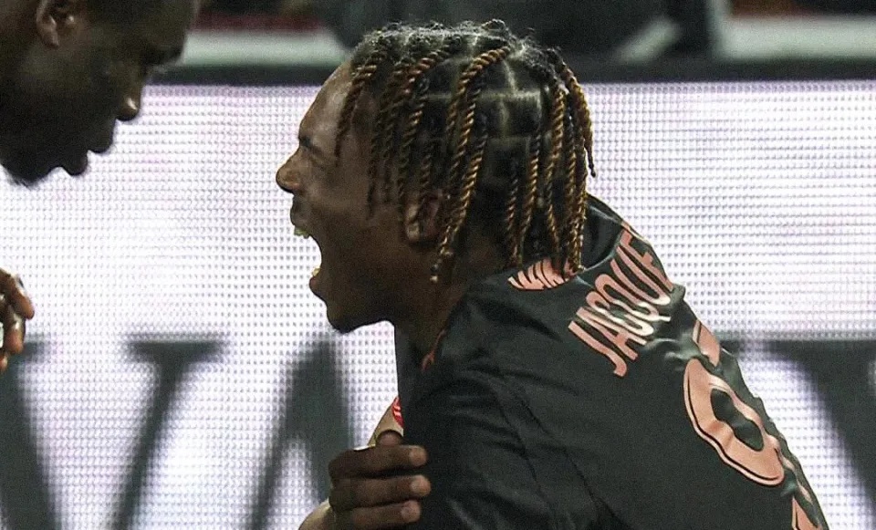 Tan binh gia 70 trieu euro cua Liverpool nghi het mua hinh anh