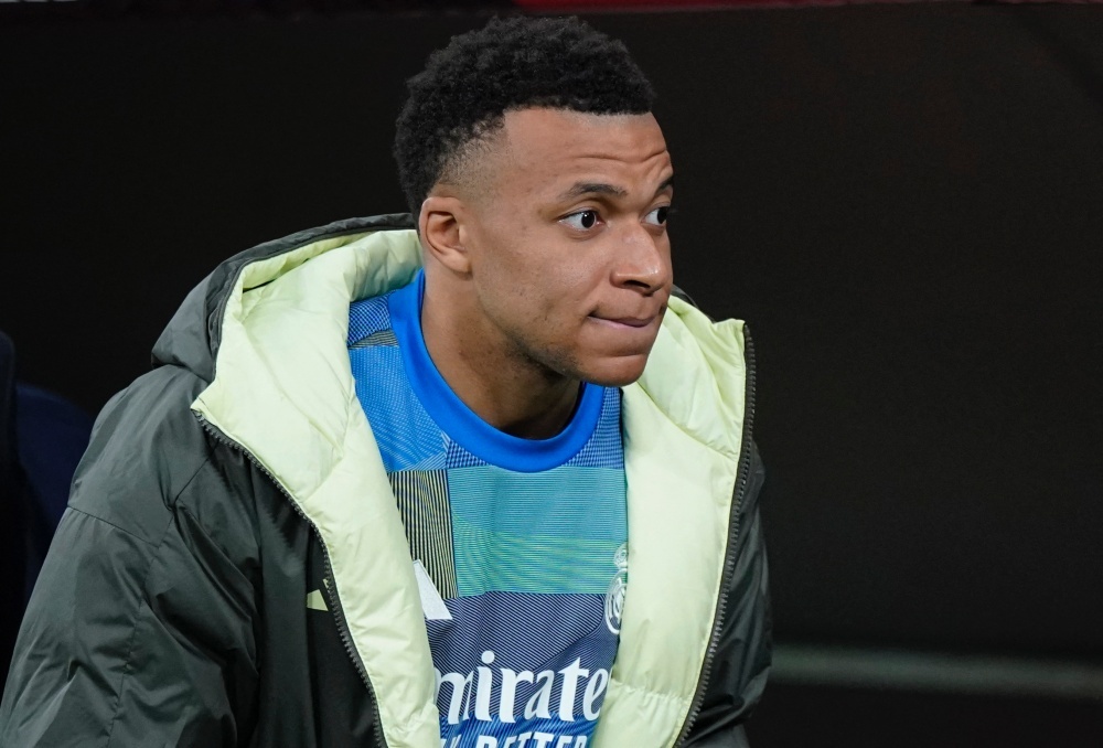 Mbappe gui gam chan thuong goi cho 'ban tay vang' o Lyon hinh anh