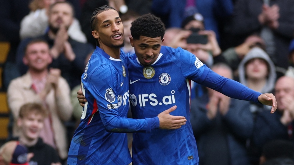 Fan Chelsea day song vi phat ngon cua Fofana hinh anh