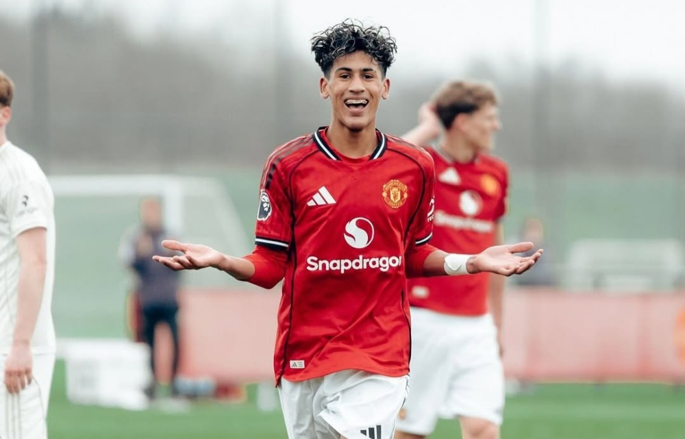 Than dong 15 tuoi gay an tuong manh voi Mbeumo hinh anh