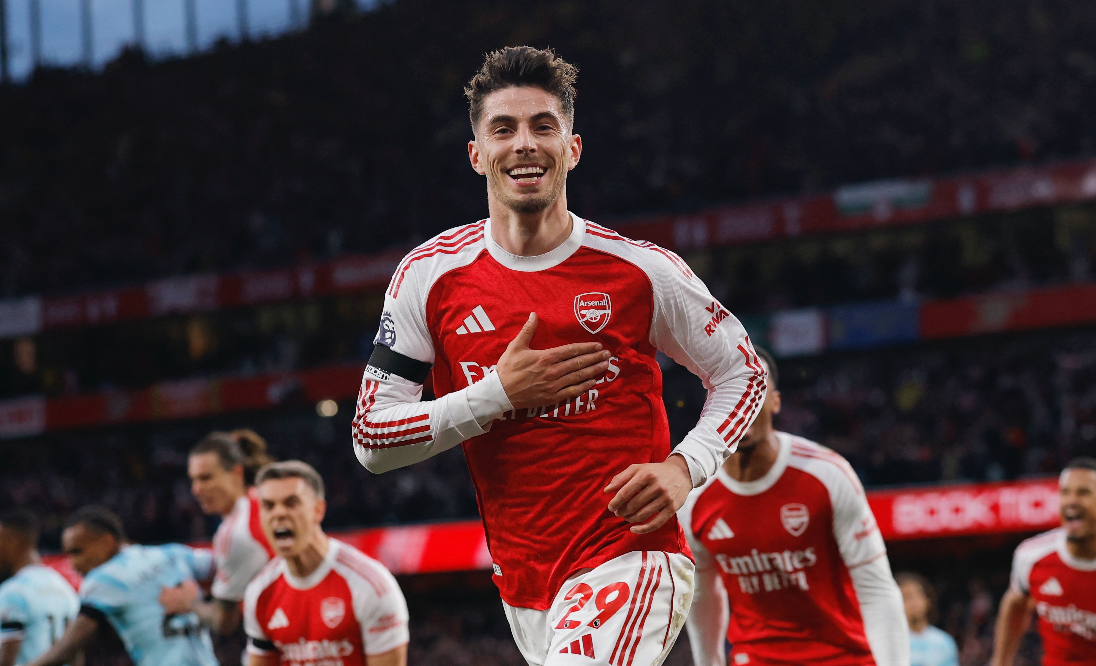 Arsenal hon Man City 5 diem hinh anh