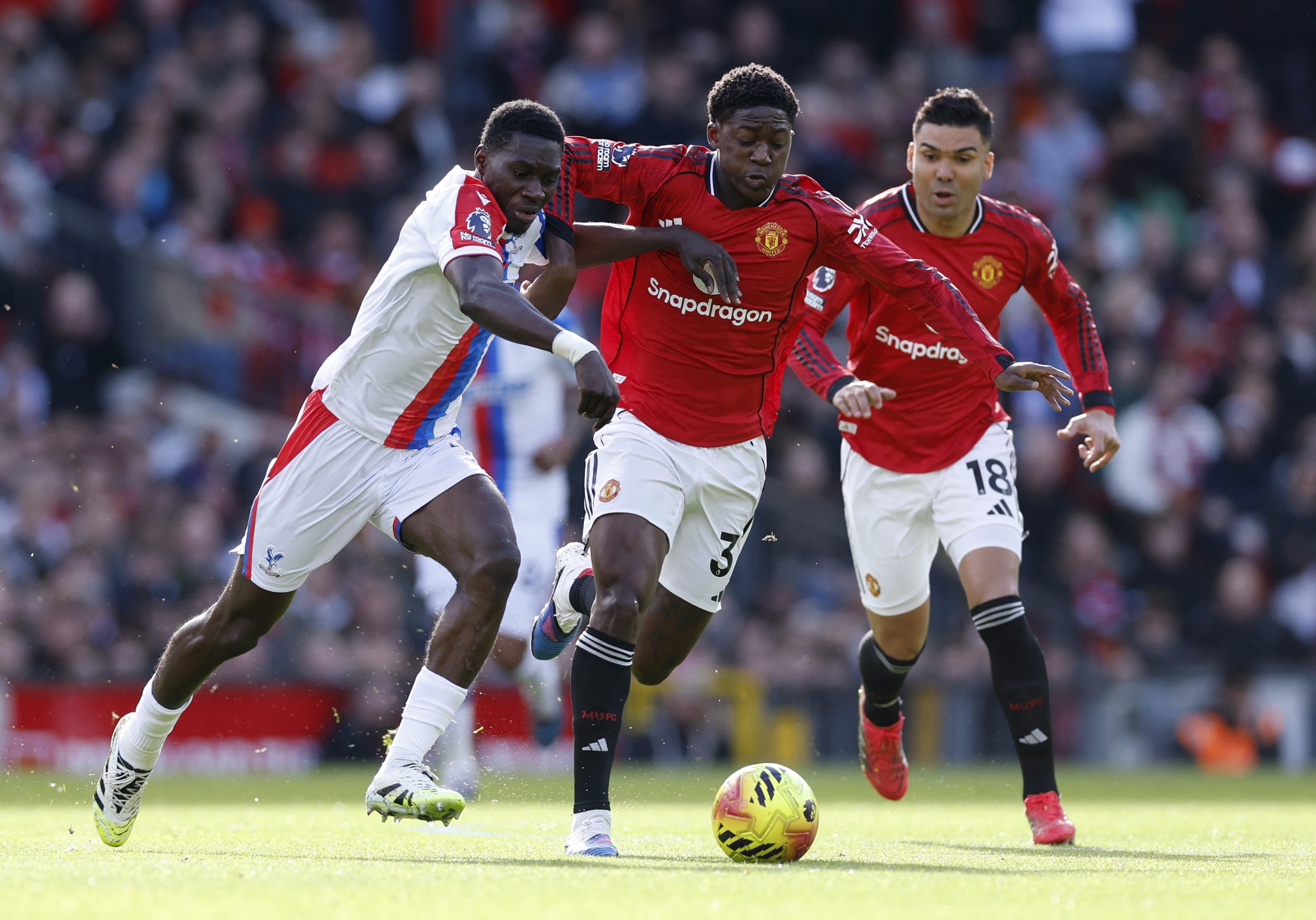 Kobbie Mainoo dap tra moi hoai nghi hinh anh