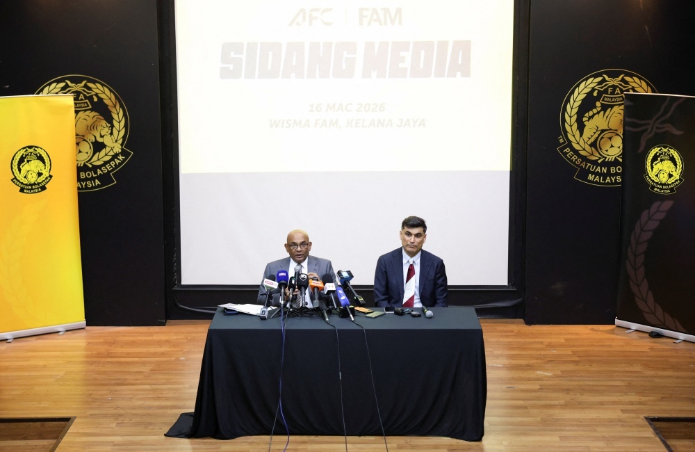 Phan ung cua bao Malaysia sau an phat gay soc tu AFC hinh anh