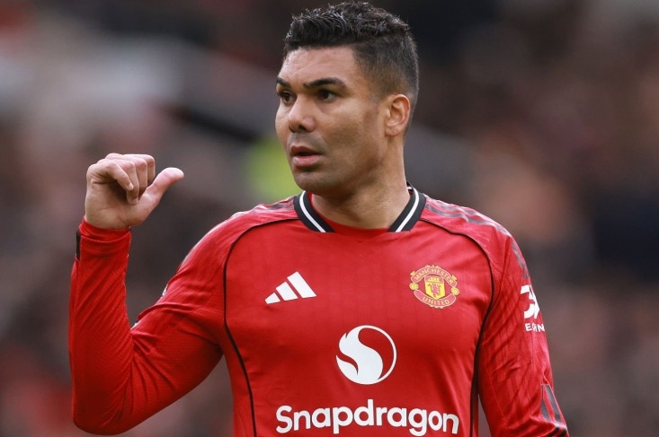 Dieu kien de Casemiro o lai MU hinh anh