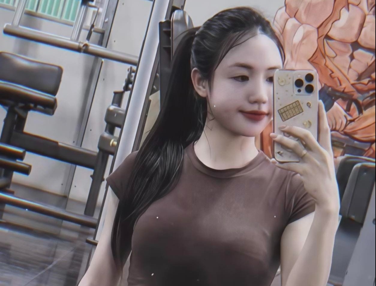 'Hot girl bong da' Tran Thi Duyen gay chu y hinh anh