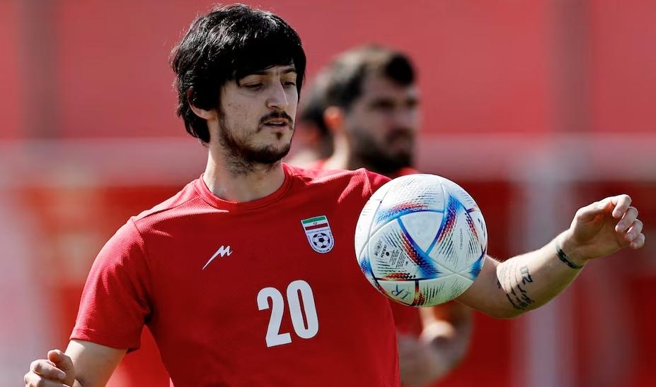 Tien dao Iran bi loai khoi doi tuyen vi chup anh voi lanh dao UAE hinh anh