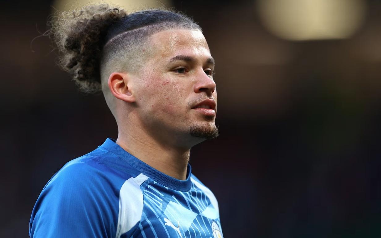 Kalvin Phillips gay tranh cai hinh anh