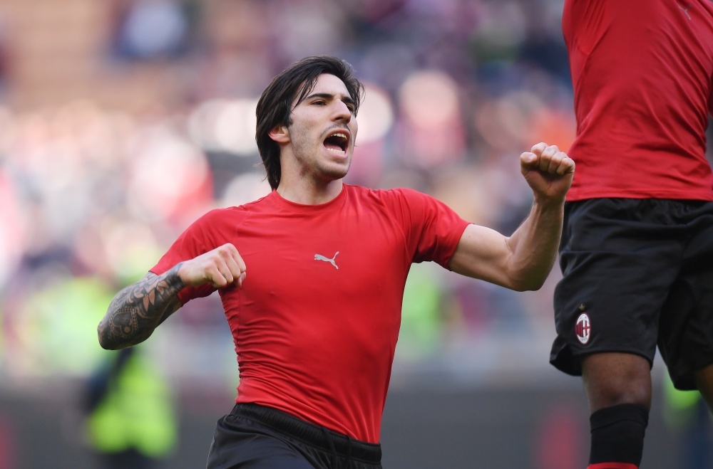 Muc gia de MU co Tonali hinh anh