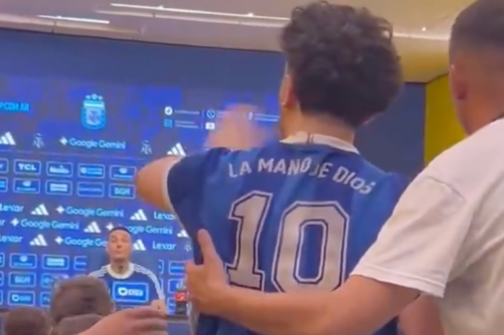 Fan Argentina buc xuc vi chon doi thu kem hang Viet Nam hinh anh