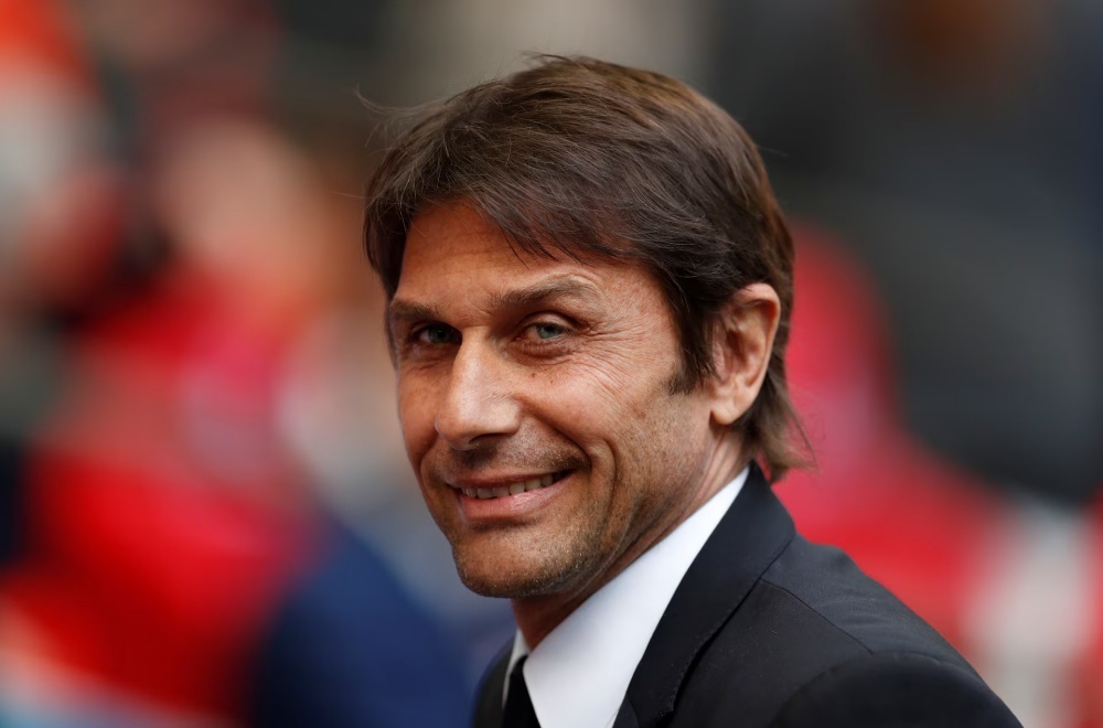 Conte dan cung luc Napoli va Italy? hinh anh