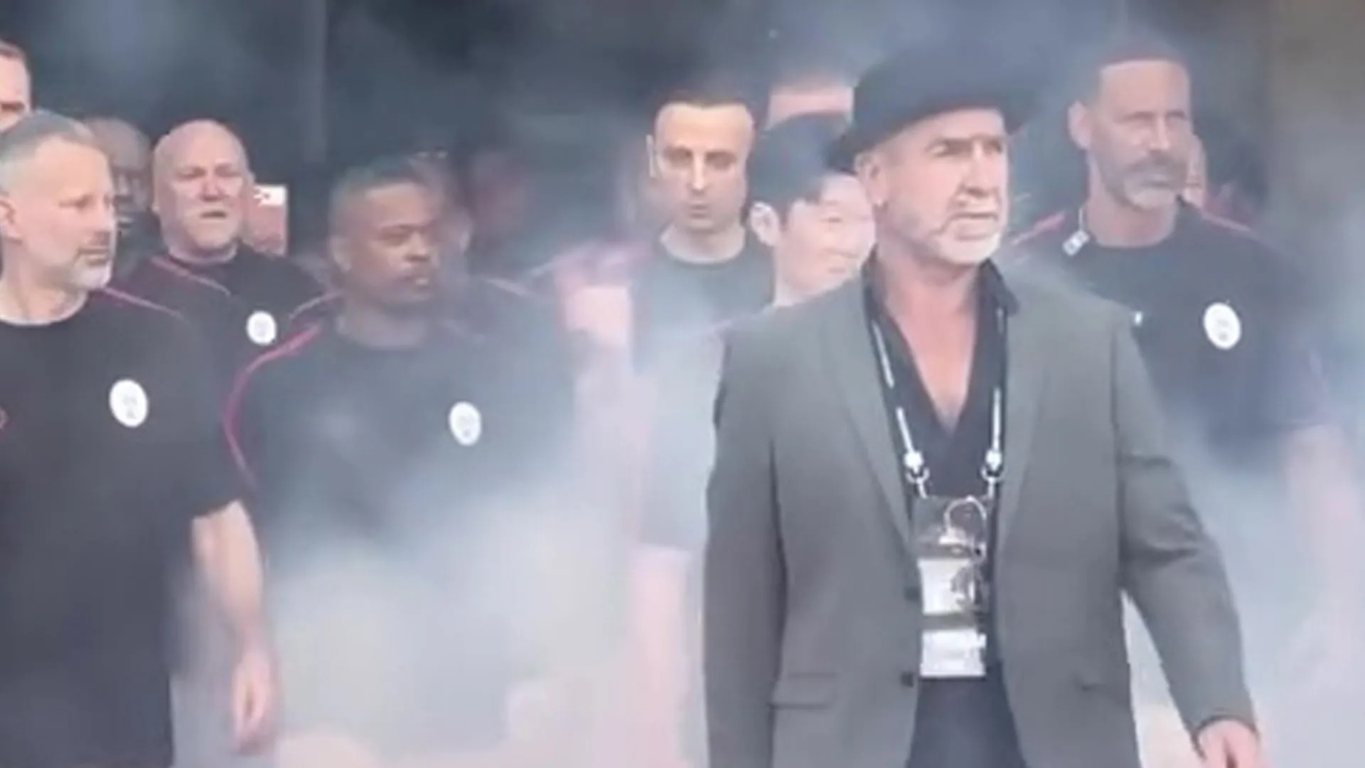 Man tai xuat gay sot cua dan huyen thoai MU hinh anh