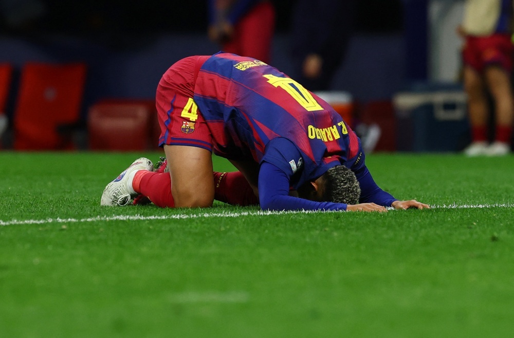 Barca guc nga dau don vi nhung chi tiet nghiet nga hinh anh