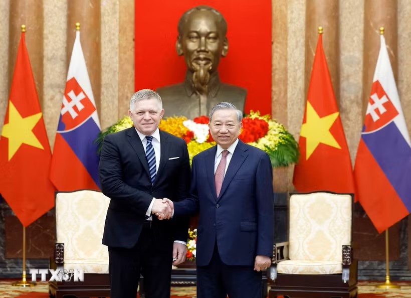 Robert Fico anh 1