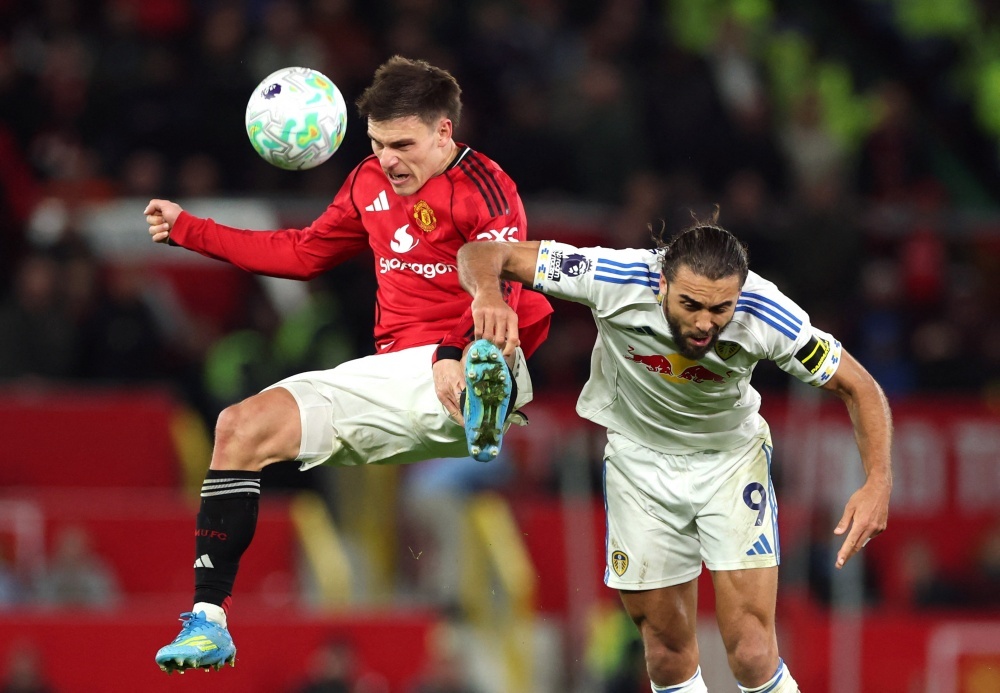 MU bi 'loi nguyen Ugarte' am? hinh anh