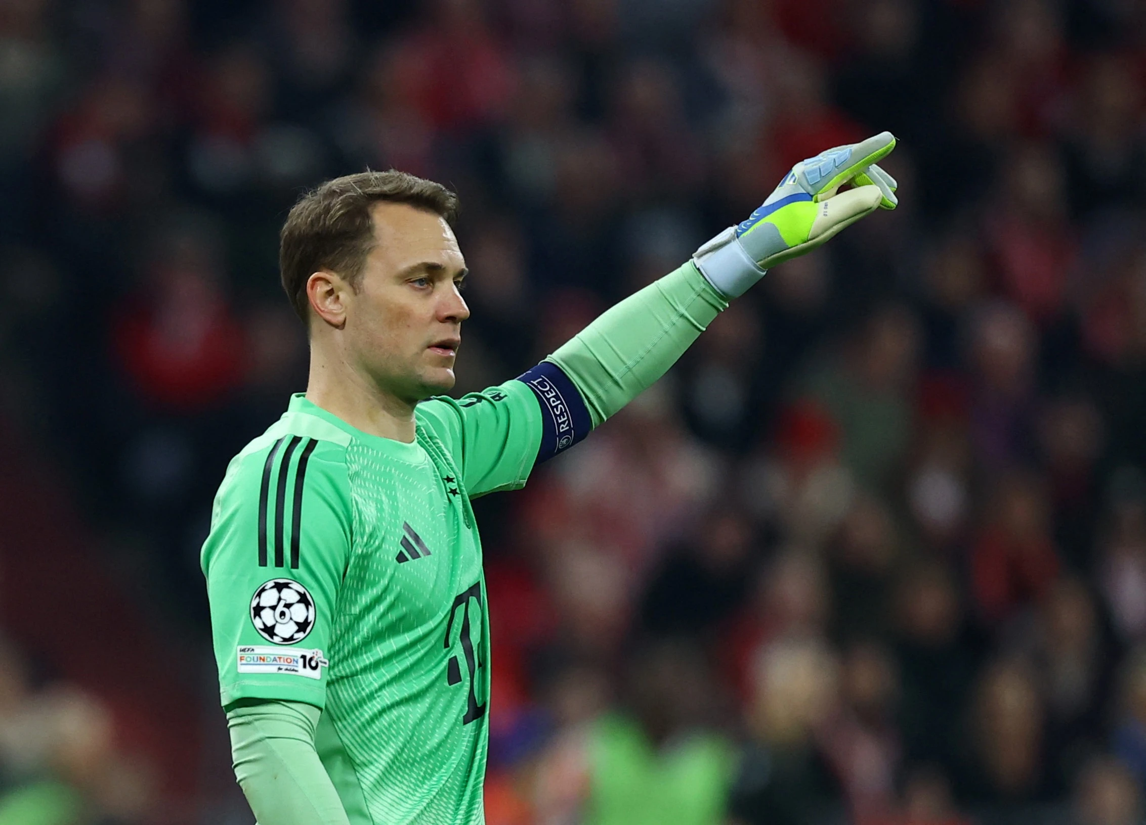 Sai lam kho tin cua Neuer hinh anh