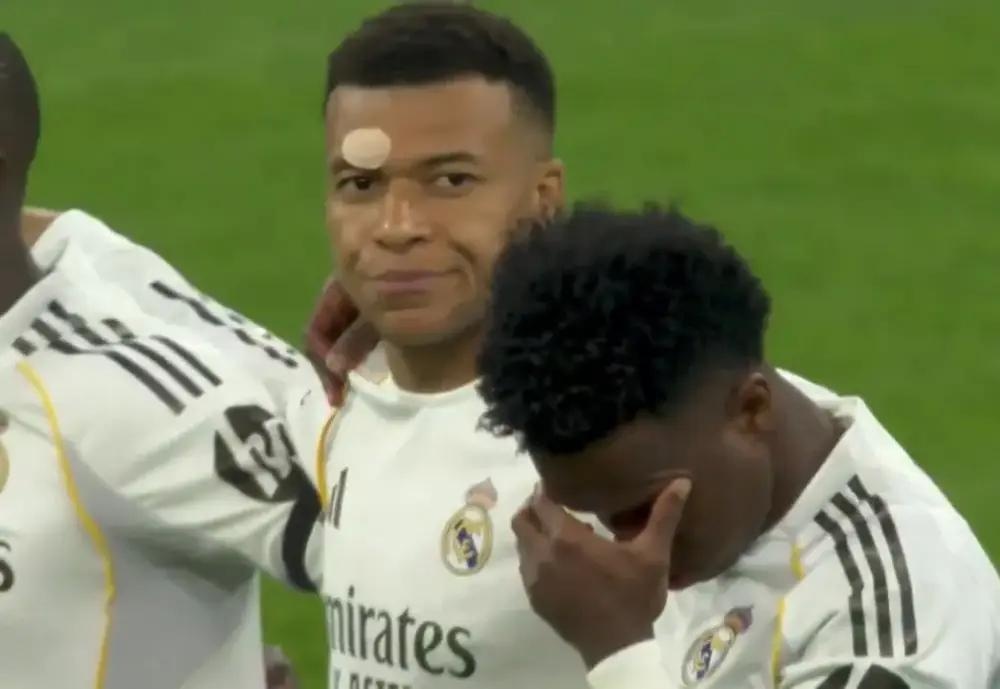 Mbappe lac dau truoc hanh dong phan cam cua CDV Bayern hinh anh