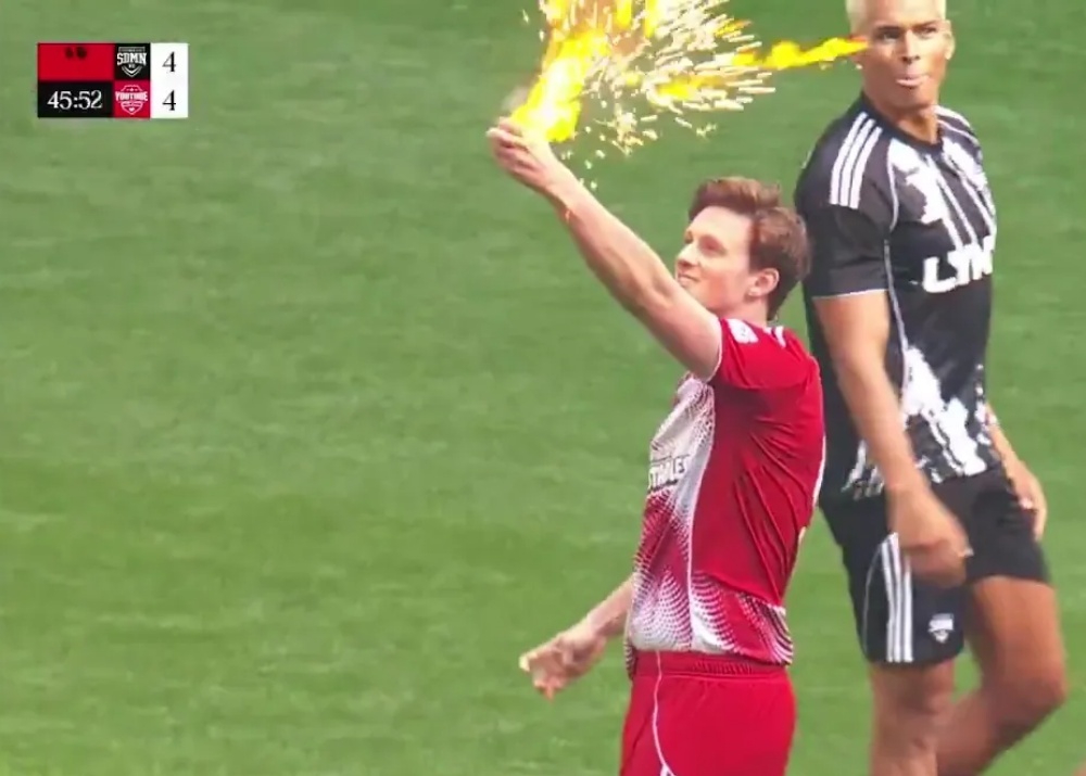 Man dot the vang gay sot o Wembley hinh anh