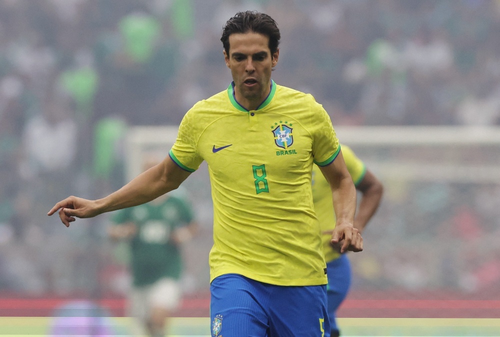 Body tuoi 43 gay kinh ngac cua Kaka hinh anh