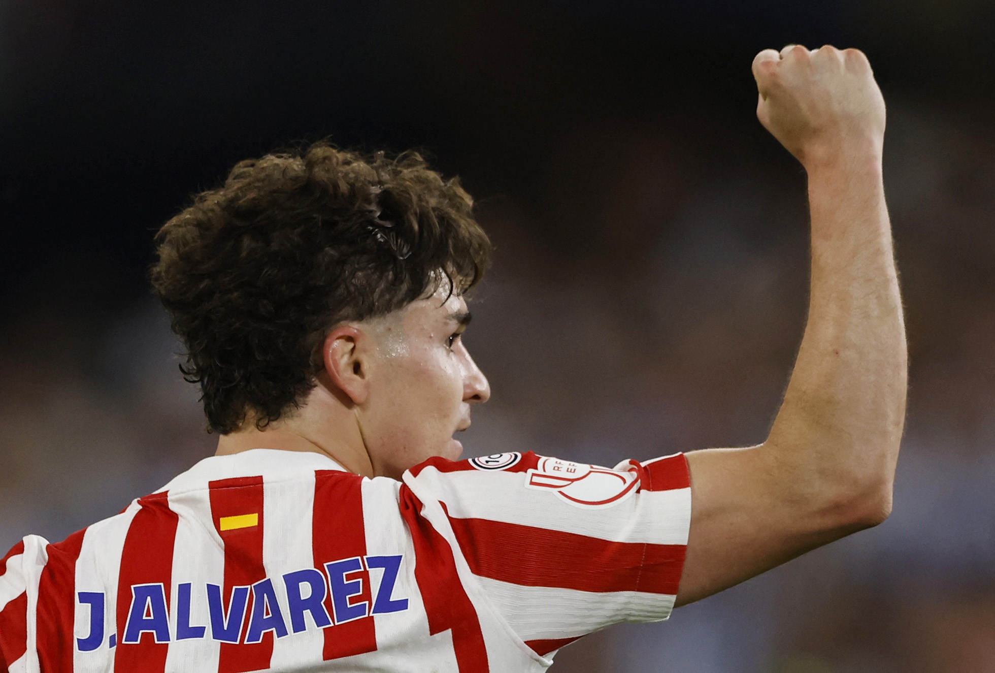 Arsenal muon doi van bang Julian Alvarez hinh anh