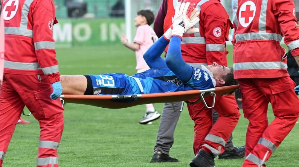 Con trai Klinsmann gay dot song co hinh anh