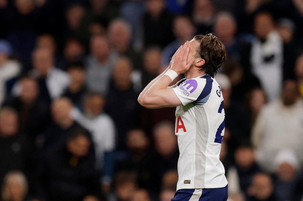Tottenham tu keo minh xuong vuc hinh anh