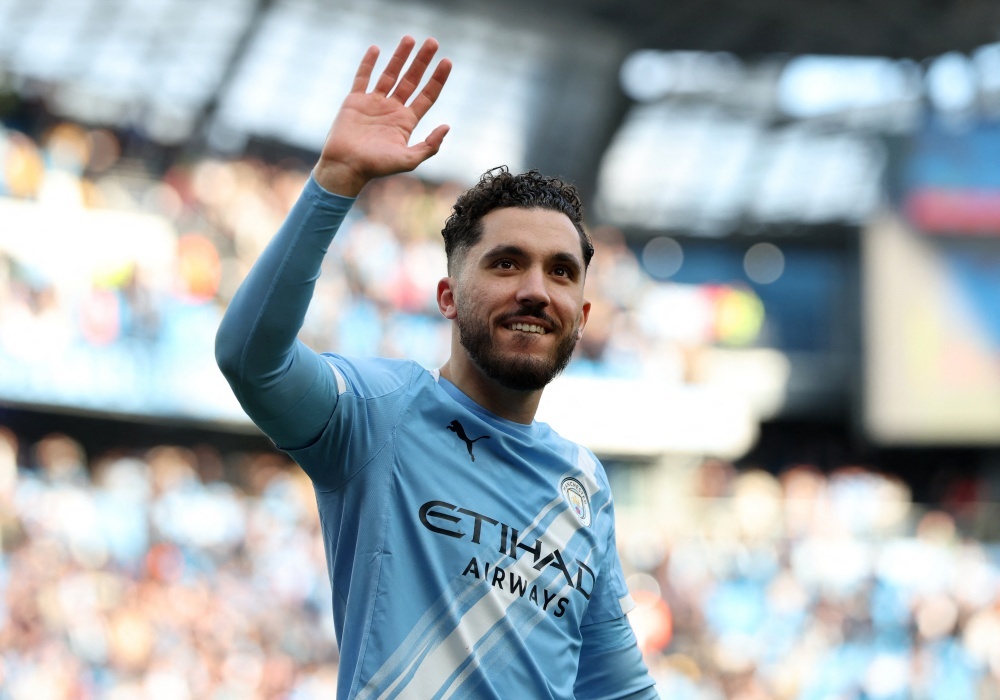 Cherki mo duong vo dich cho Man City hinh anh