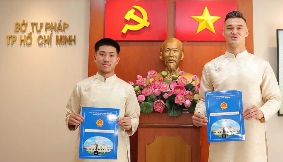 Le Giang, Khoa Ngo co quoc tich Viet Nam hinh anh