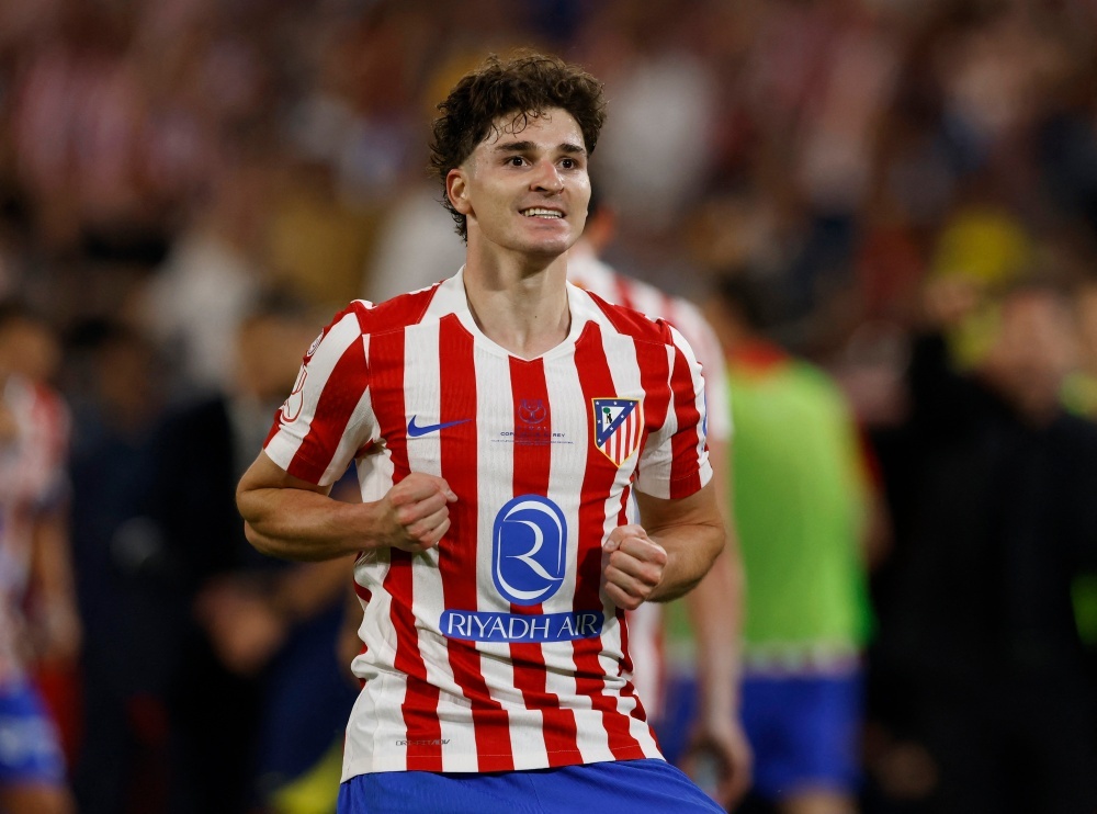 Arsenal phai chon Alvarez thay vi tiec tien hinh anh