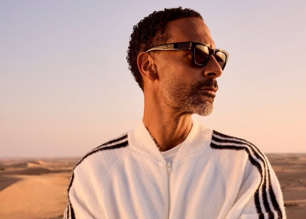 Rio Ferdinand loi to sau khi ban nha hinh anh