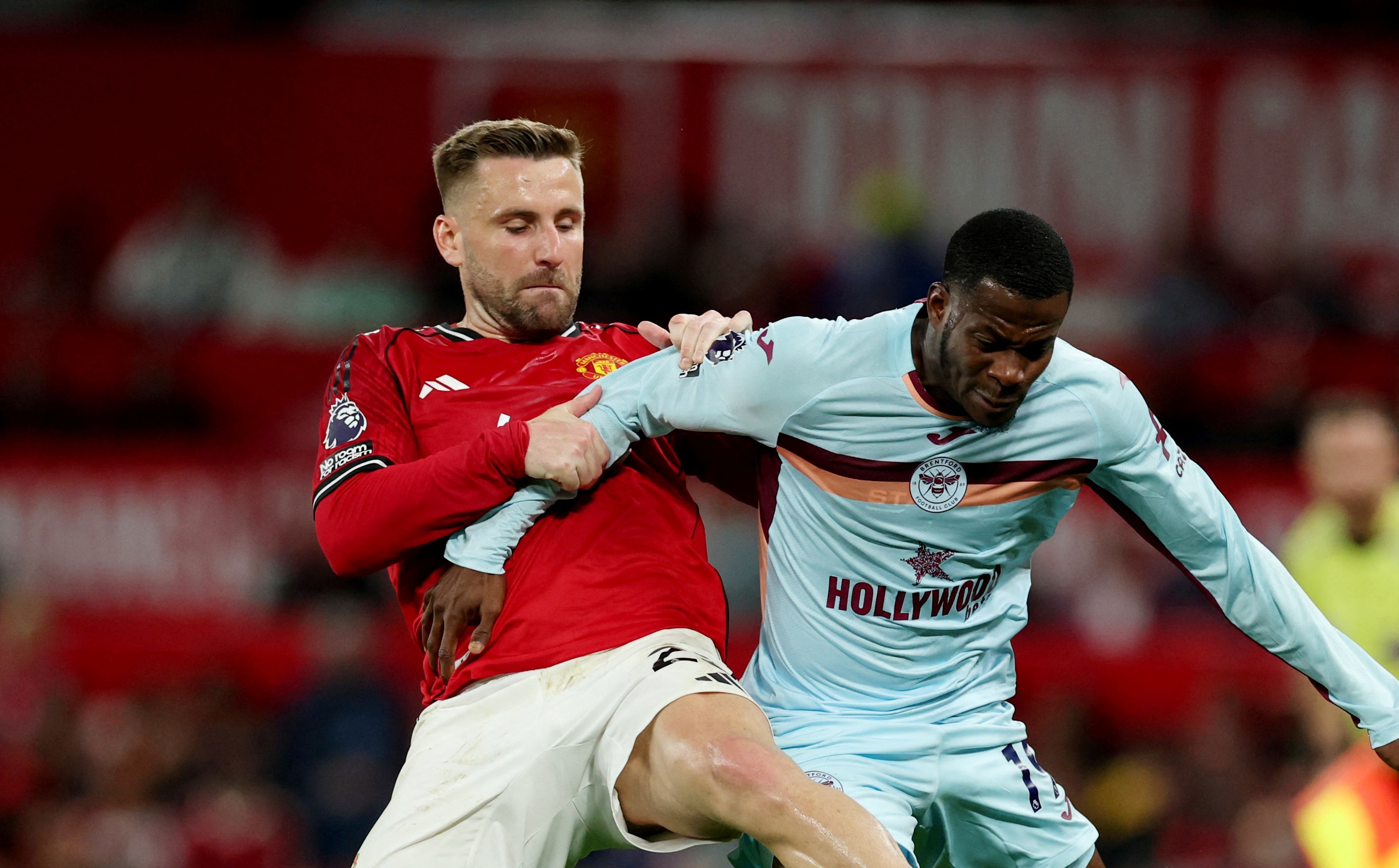 Shaw gay ngo ngang hinh anh