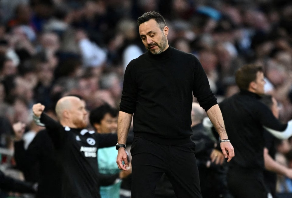 Fan Premier League dem ngay Tottenham sup do hinh anh