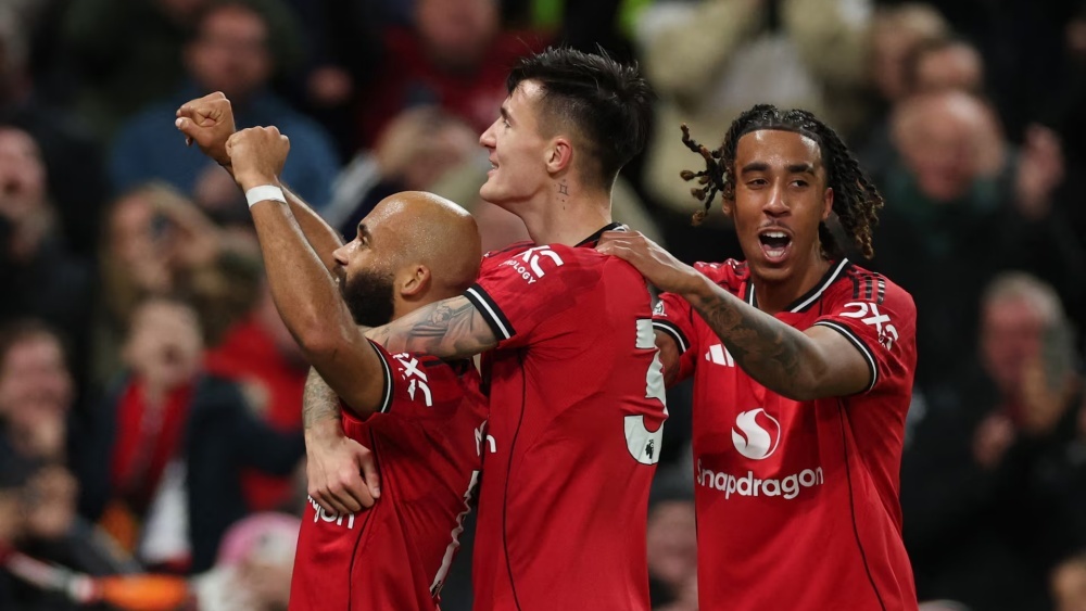 MU sap chia tay 13 cau thu hinh anh