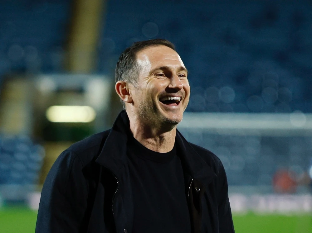 Lampard duoc khuyen tranh xa Chelsea hinh anh